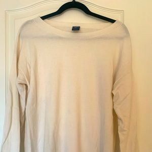 Cozy Gap white sweater, size large